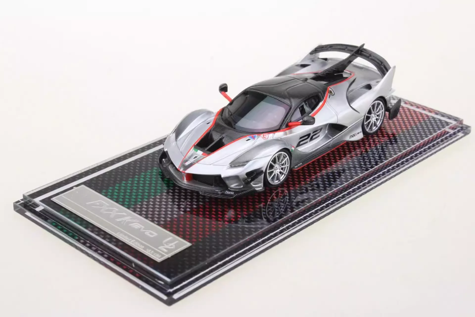 2025年コレクションギフトスケール、U2 1:64 FXXK EVO シルバーカラー レジン製モデルカー在庫あり