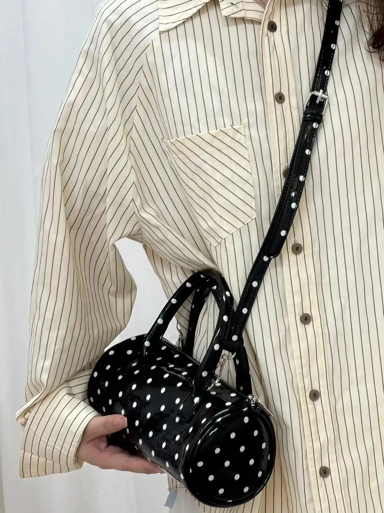 

Faionable Polka Dot round Cylinder Bag Women's Handbag Cute Commuter Small Square Bag Soft Handle Casual Sle Polyester Li...