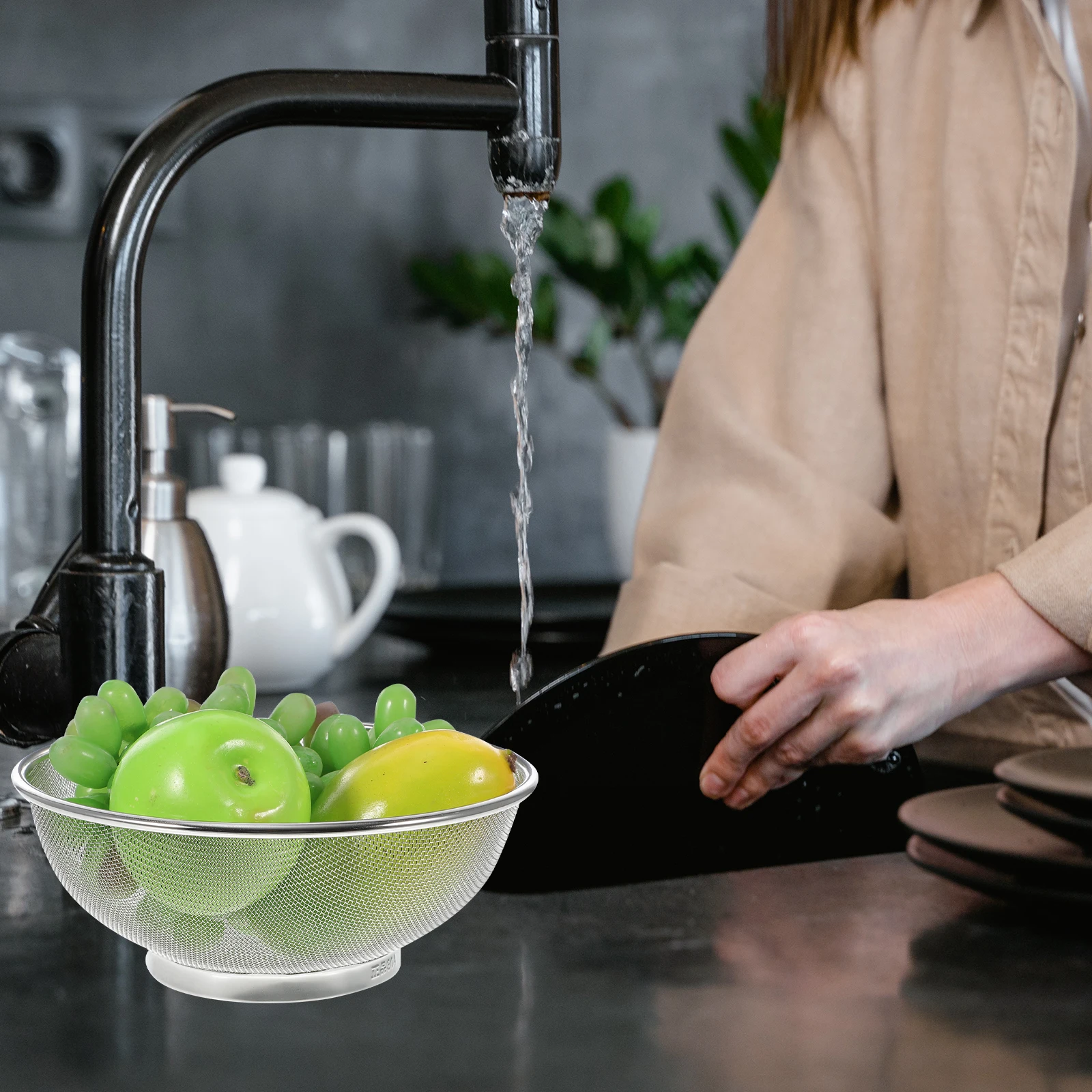 

Stainless Steel Mesh Colander Fine Mesh Rice Strainer Basket Rice Washing Bowl Kitchen Fruit Vegetable Drain Basket