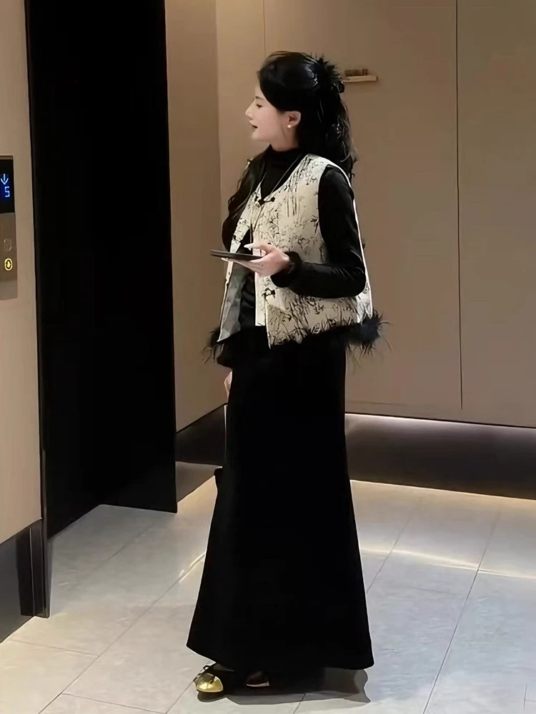 

New Winter Chinese Style Three-Piece Set Vest Base Shirt Half Skirt Complete Set Fashionable Casual Loose Fit Warmth Clothing