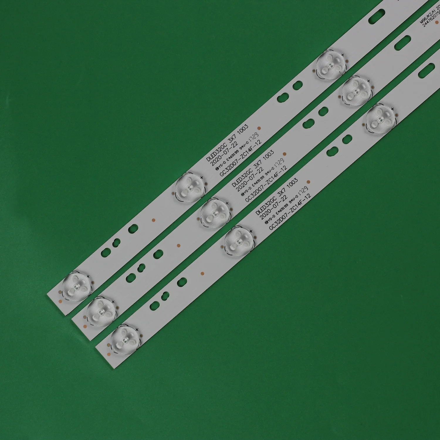 LED Backlight strip For DNS S32DC1 LED32V6 32CE1250D1 32CE1100 32S230 32S560 LE32CT2500AK DLED32GC 3X7 E351707 RLDED3258A-C