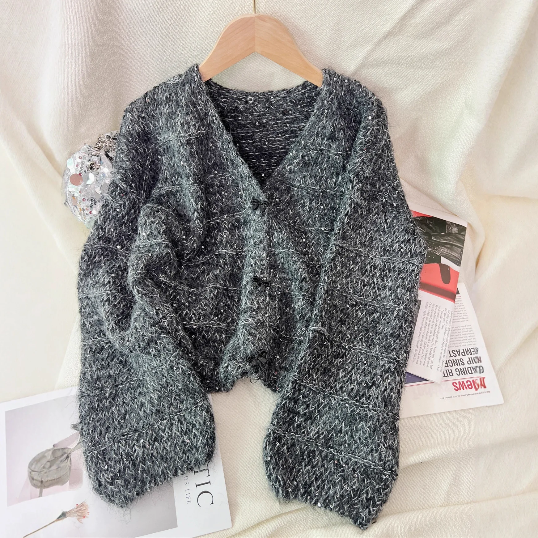 

Autumn Winter Fashionable Sweaters Loose Casual Solid Color Lazy Style Cardigan Long-sleeved V-neck Single-breasted Sweater