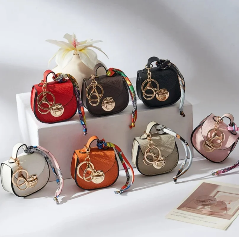 

BJD doll bag 1/3, 1/4, 1/6, 1/8 size saddle bag pendant, portable lipstick and earphone bag, key ring, doll accessories