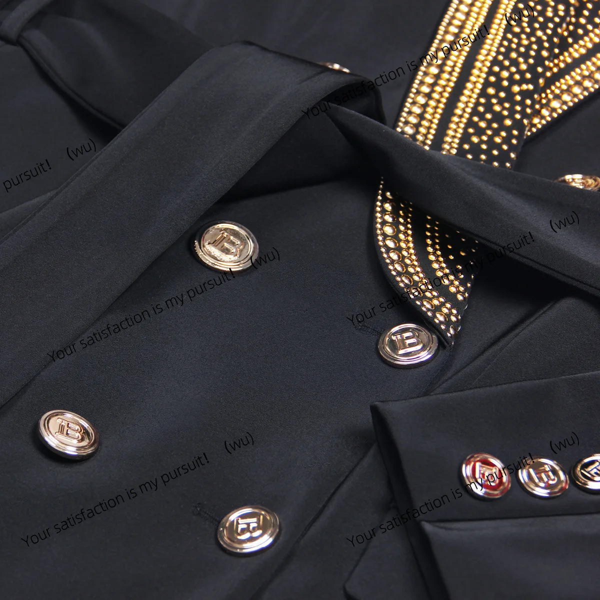 Blazer wanita model panjang sedang, kerah hijau buah, dengan aksen sabuk film bronzing, warna hitam dan putih, koleksi busana musim semi dan gugur.