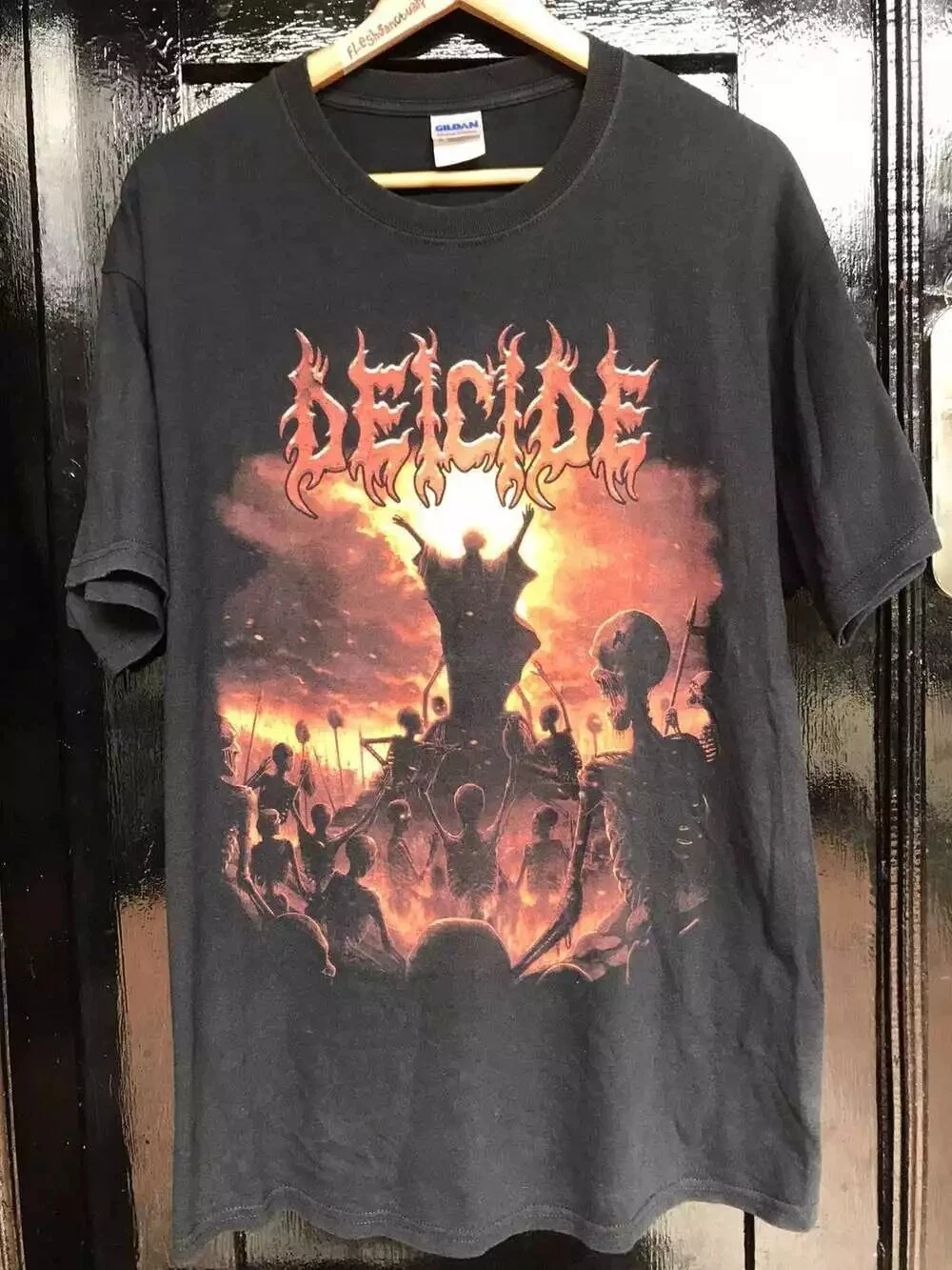 Camiseta unisex negra de manga corta de la banda Deicide To Hell With God 2011, reedición