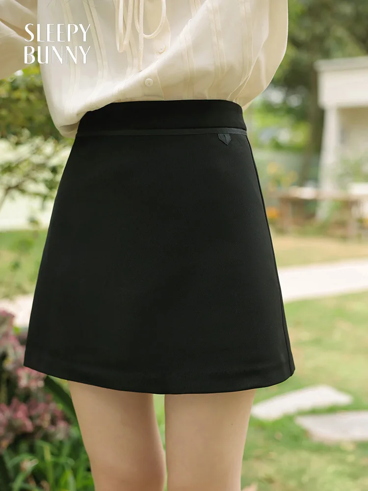 Spring High Waist Black A-Line Mini Skirt for Women Slim Fit Short Skirt with Hip Covering Casual Korean Style Versatile Skirt