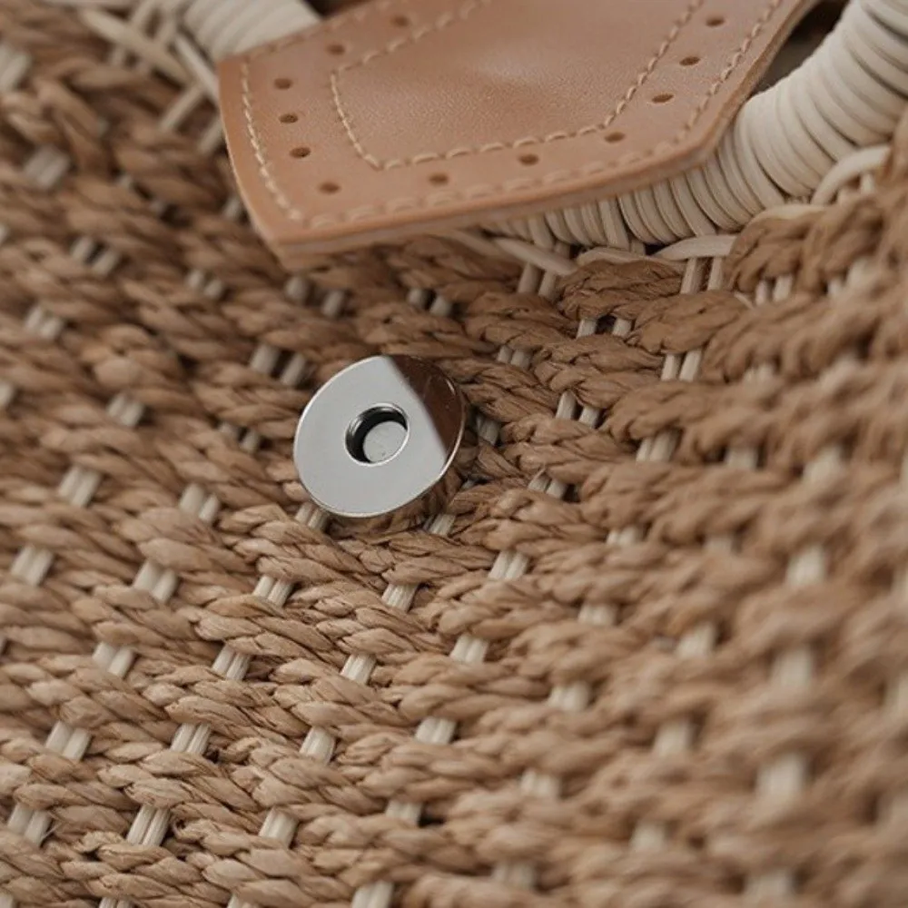 Versatile Rattan Shell Handbag Bohemia Style Handwoven Beach Tote Bag Top-Handle Round Shape Woven Tote Bag Summer Season