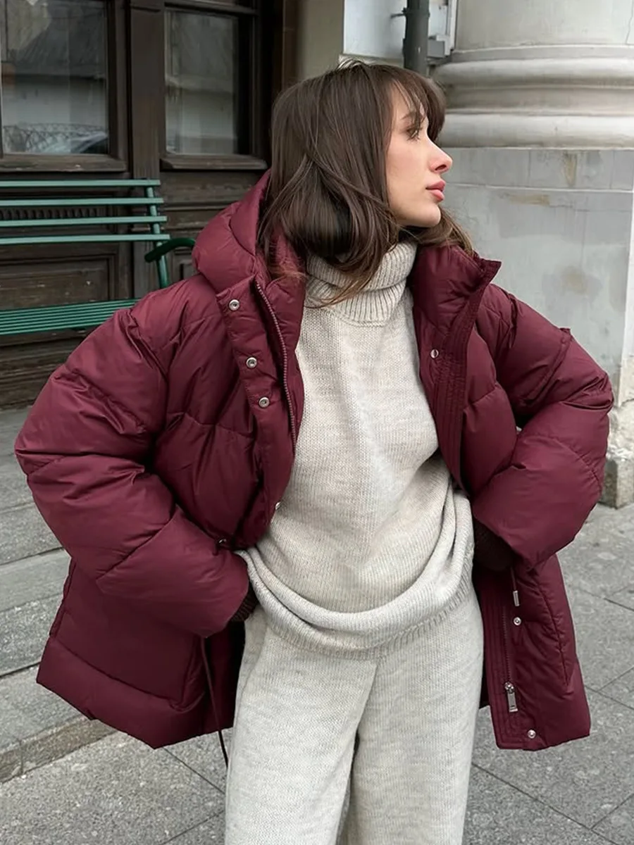

2026 Winter Women Wine Red Hooded Puffer Coat Drawstring Waist Zipper Warm Bread Jacket Outerwear Street Fashion Ladies Coats