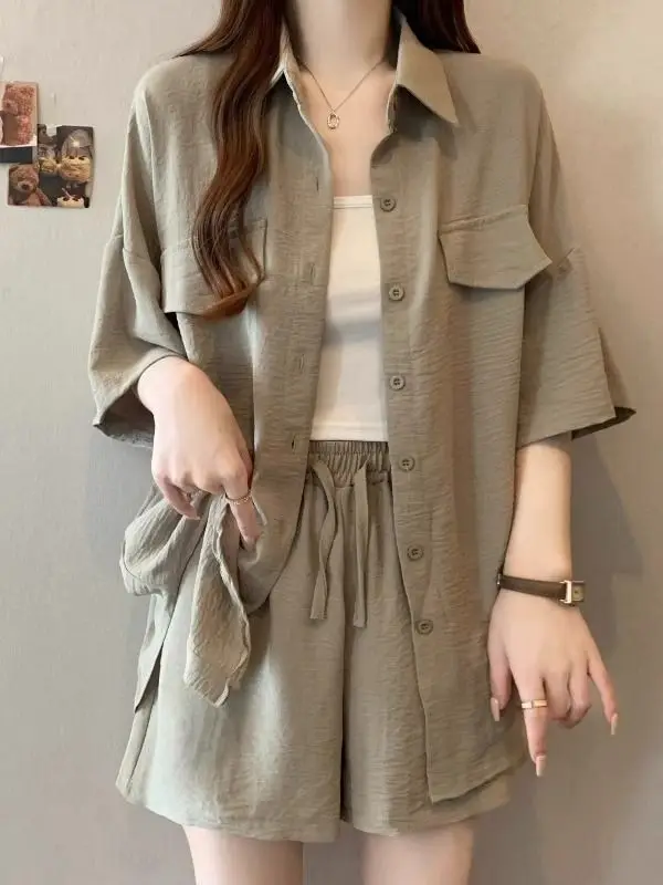 

Korean Simple Casual Summer New Fashion Shirt and Loose Shorts Two-piece Set