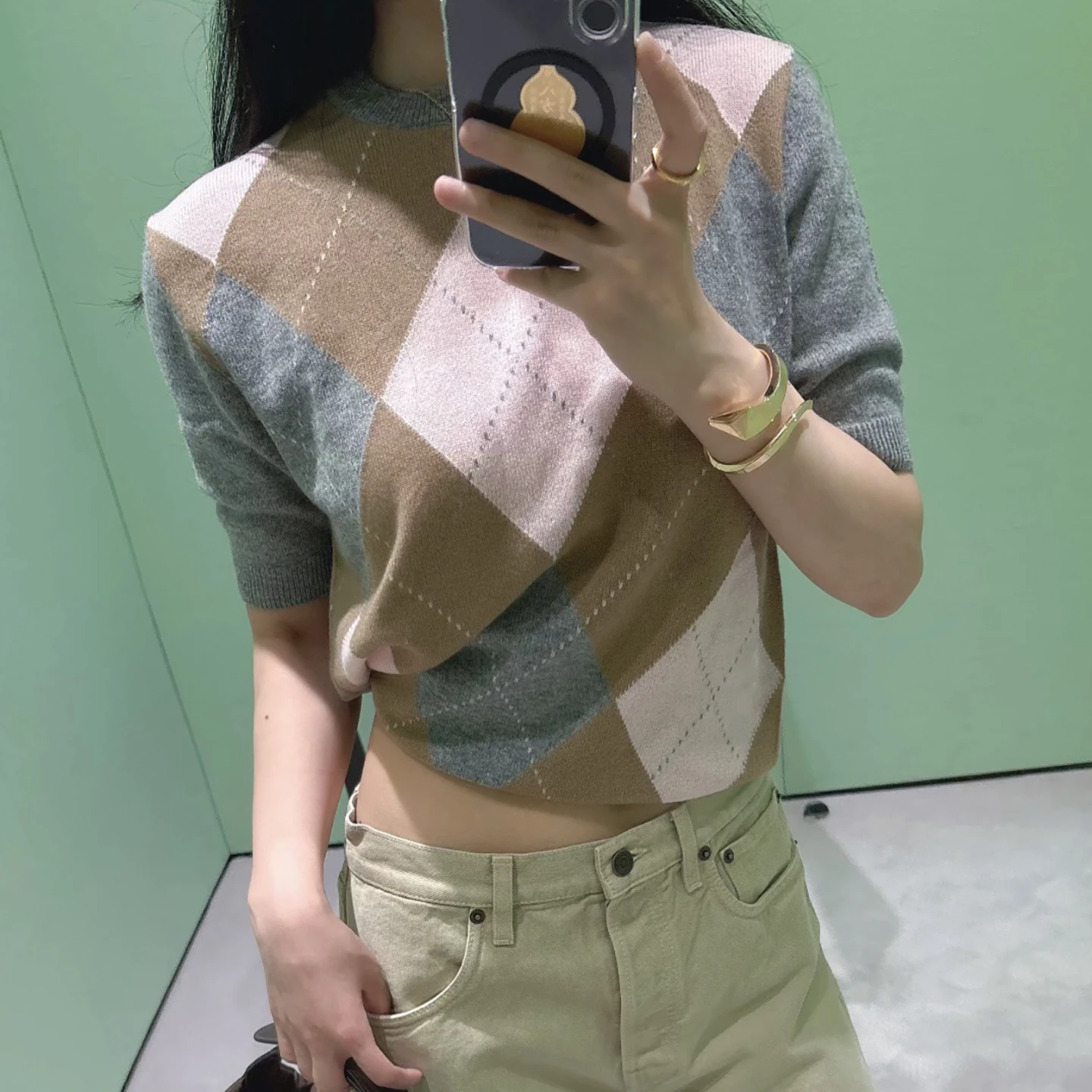 Unique, beautiful and good-looking top British rhombus pattern short-sleeved knitted sweater contrasting color age-reducing top