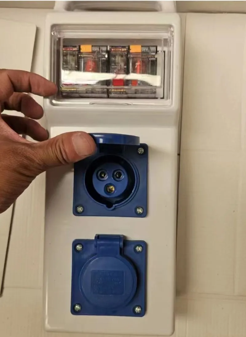 Portable Small Electric Box Portable Small Electric Box Socket ABS White Plastic Shell Temporary  Leakage Protection At The