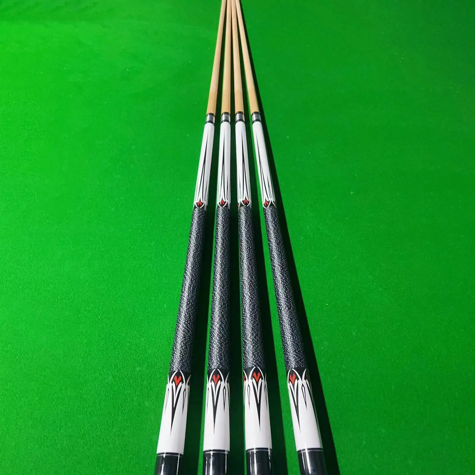 

1/2 Split Billiard Pool Cue Handcraft Fashion Lightweight Snooker Pool Cue for Adults Indoor Billiard Players Enthusiasts Sports