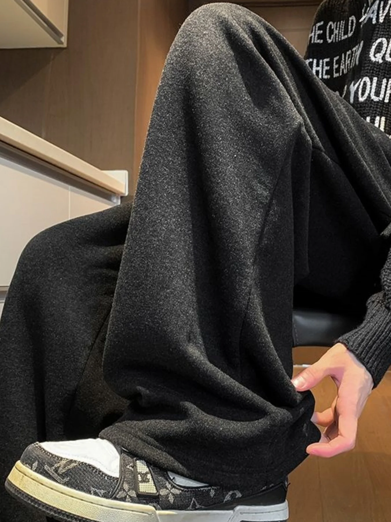 Pantalones casuales suaves y agradables para la piel de estilo coreano para mujer, nuevos pantalones largos deportivos de pierna ancha, cómodos y drapeados de color sólido para adolescentes, de moda