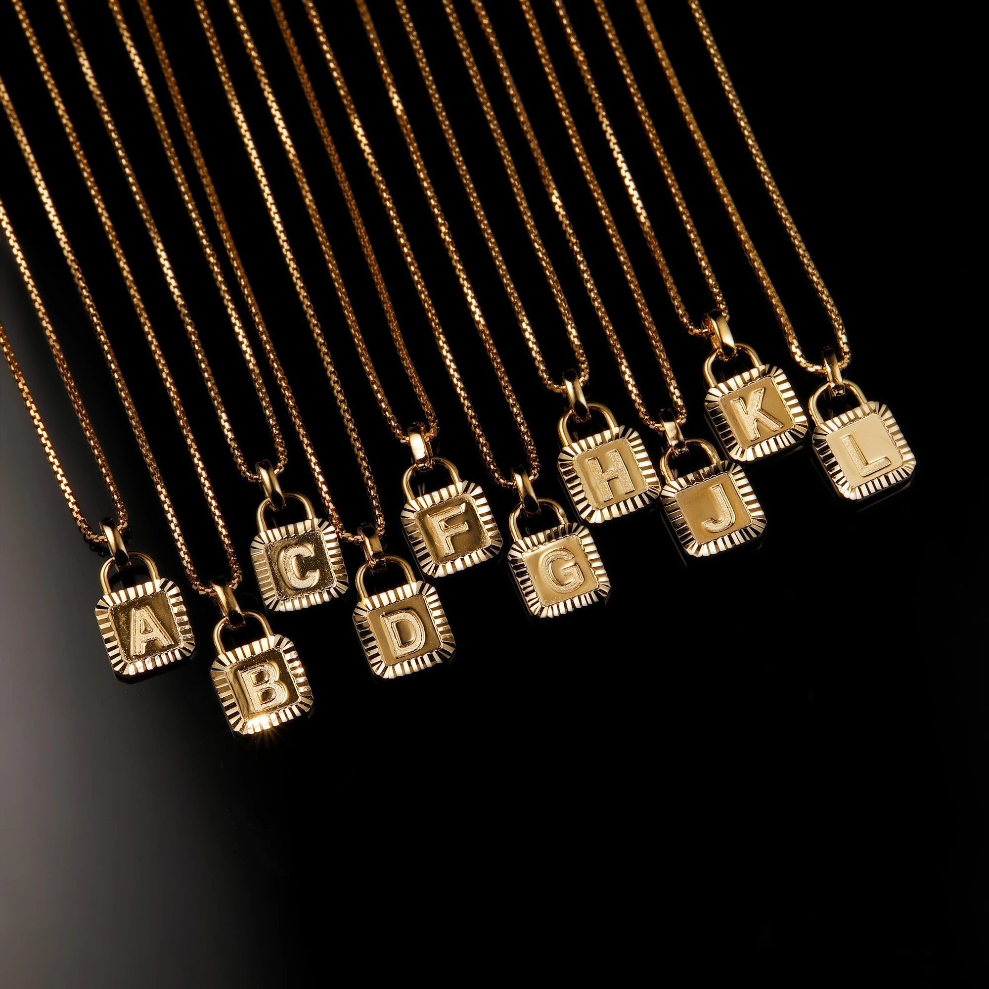 Fashion Square Exquisite Initial Letter Necklace Pure Silver Plated Gold Letter Name Necklace Women's Pendant Jewelry Gift