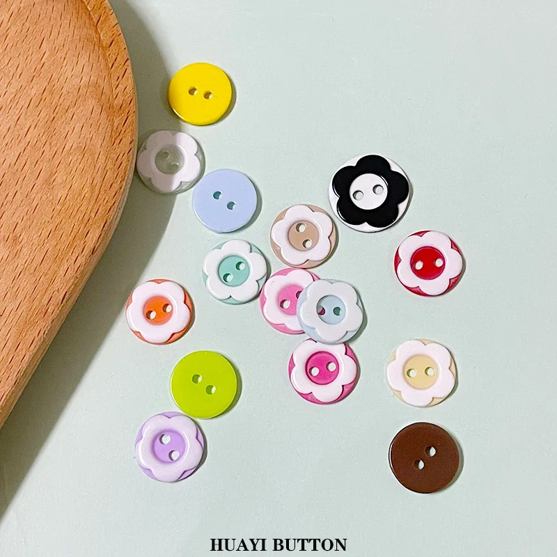 30Pcs Rainbow Plum Blossom Resin Buttons Cute Flower Sewing Buttons for Baby Kids Shirts Sweater Children Clothing DIY Craft Acc