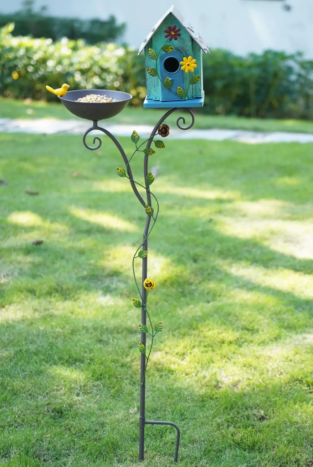 Conjunto de Banheira e Casa para Pássaros de Metal de 52 polegadas com Poste para Decoração de Jardim Externo, Design à Prova de Ferrugem