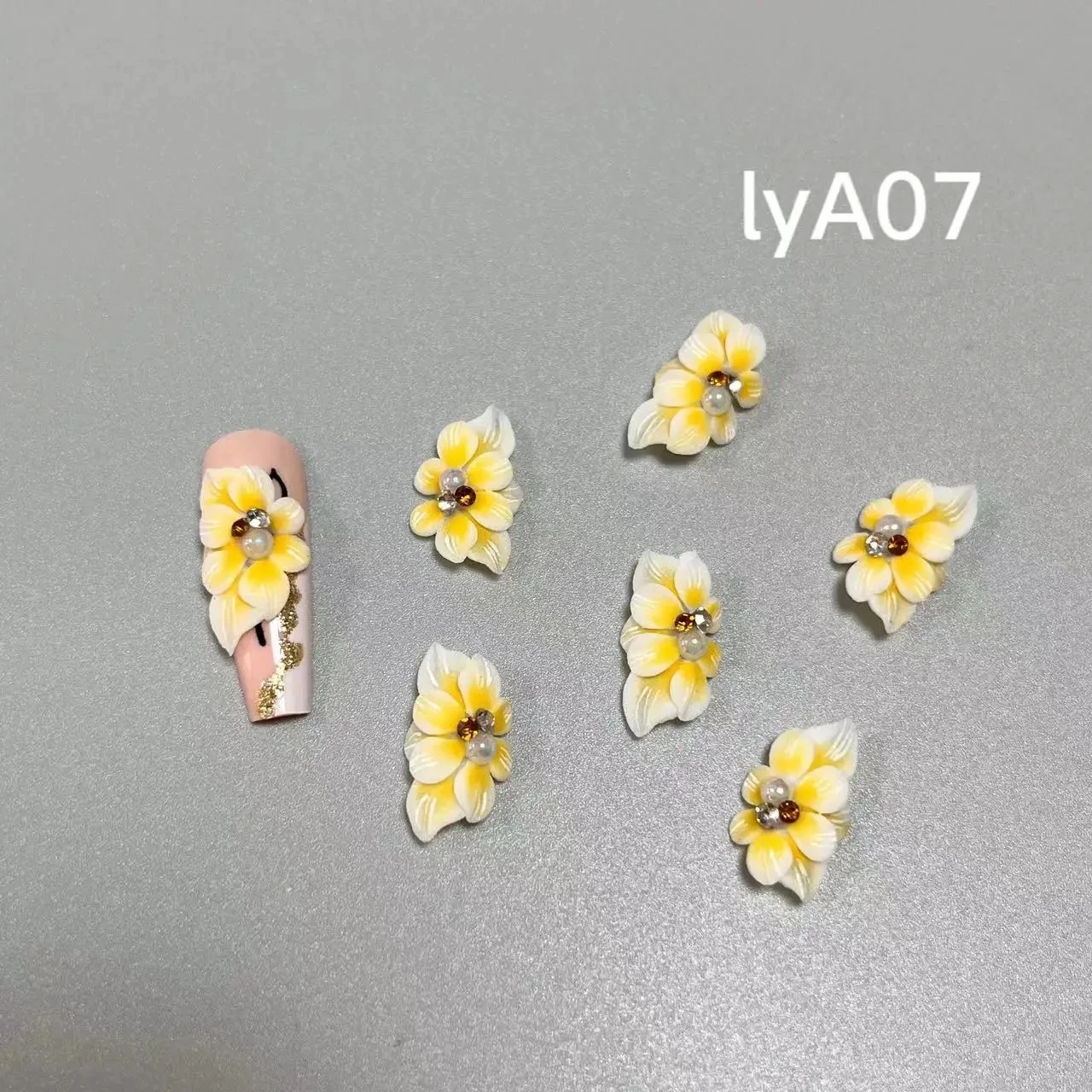 3 Stuks Hoge Kwaliteit Populaire Kawaii Handgemaakte Nail Art Bedels 3d Ontwerp Acryl Kleine Bloemen Vlinder Decoratie Accessoires