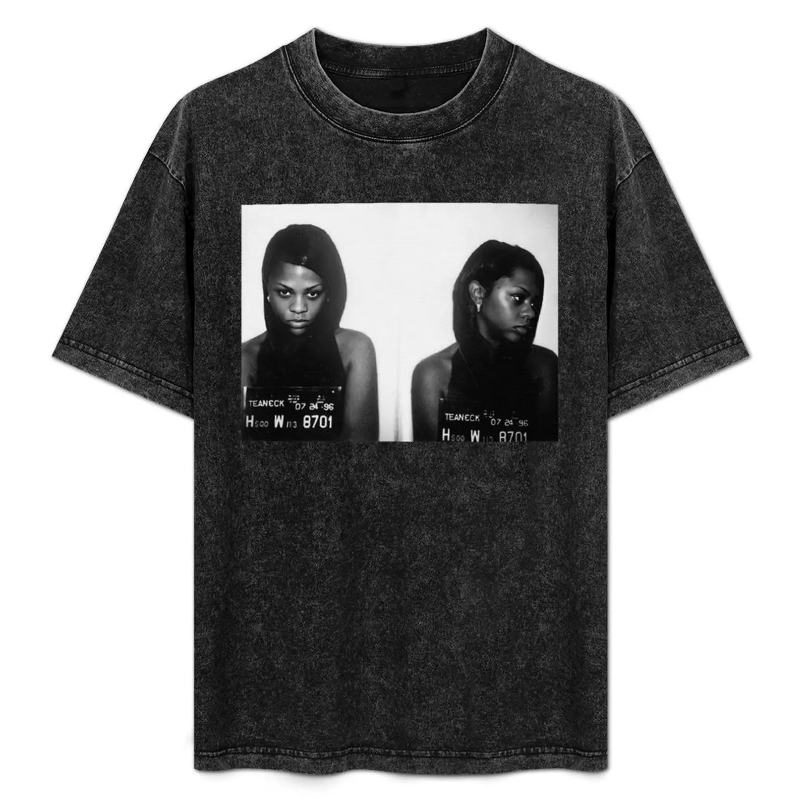 

Lil Kim Mugshot 68 Simple Vintage GraphicCool ee Trending T-Shirt Festival Short Sleeve T-Shirt