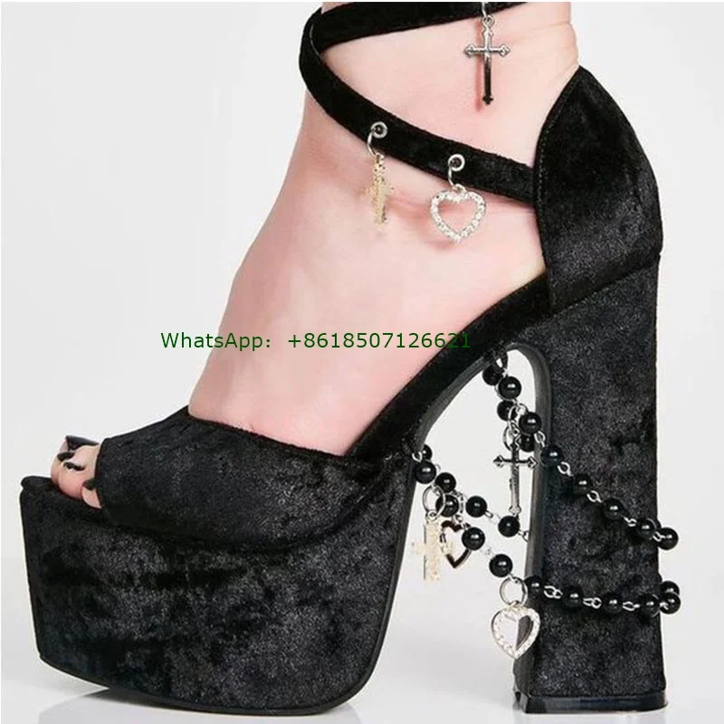 Black Velvet Cross heart Chains Decor sandali con tacco grosso Peep Toe Platform Black Pearl Women Shoe Cross Strap Buckle Sandalias