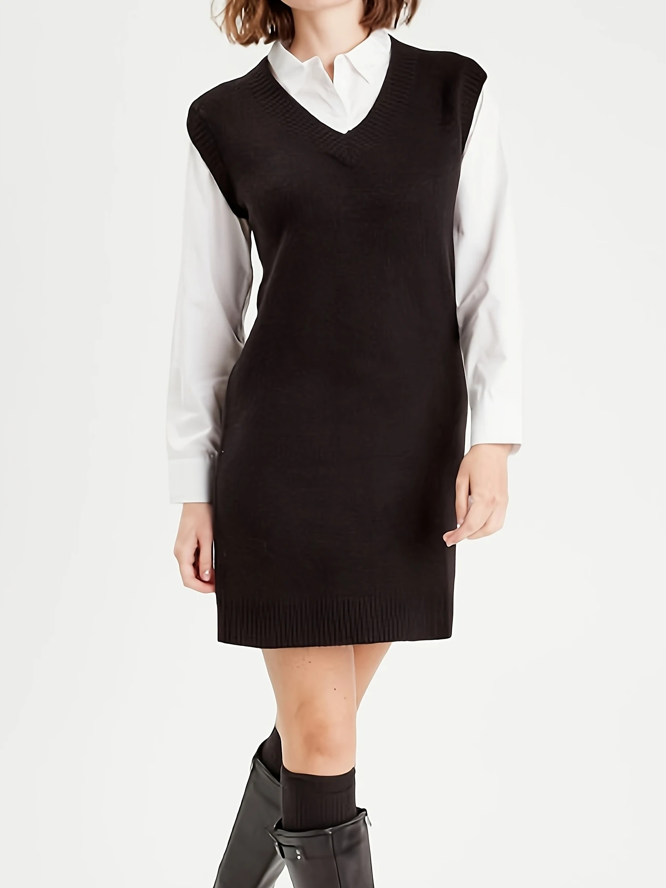 

Весенне-летнее однотонное трикотажное платье без рукавов больших размеров, стильное, модное и элегантное.