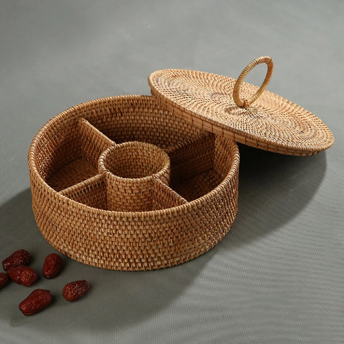 

Handmade Rattan Fruit Plate, Multi Grid Lattice Woven Basket, Dried Fruit Box with Cover, Household Snack Creative Modern Living