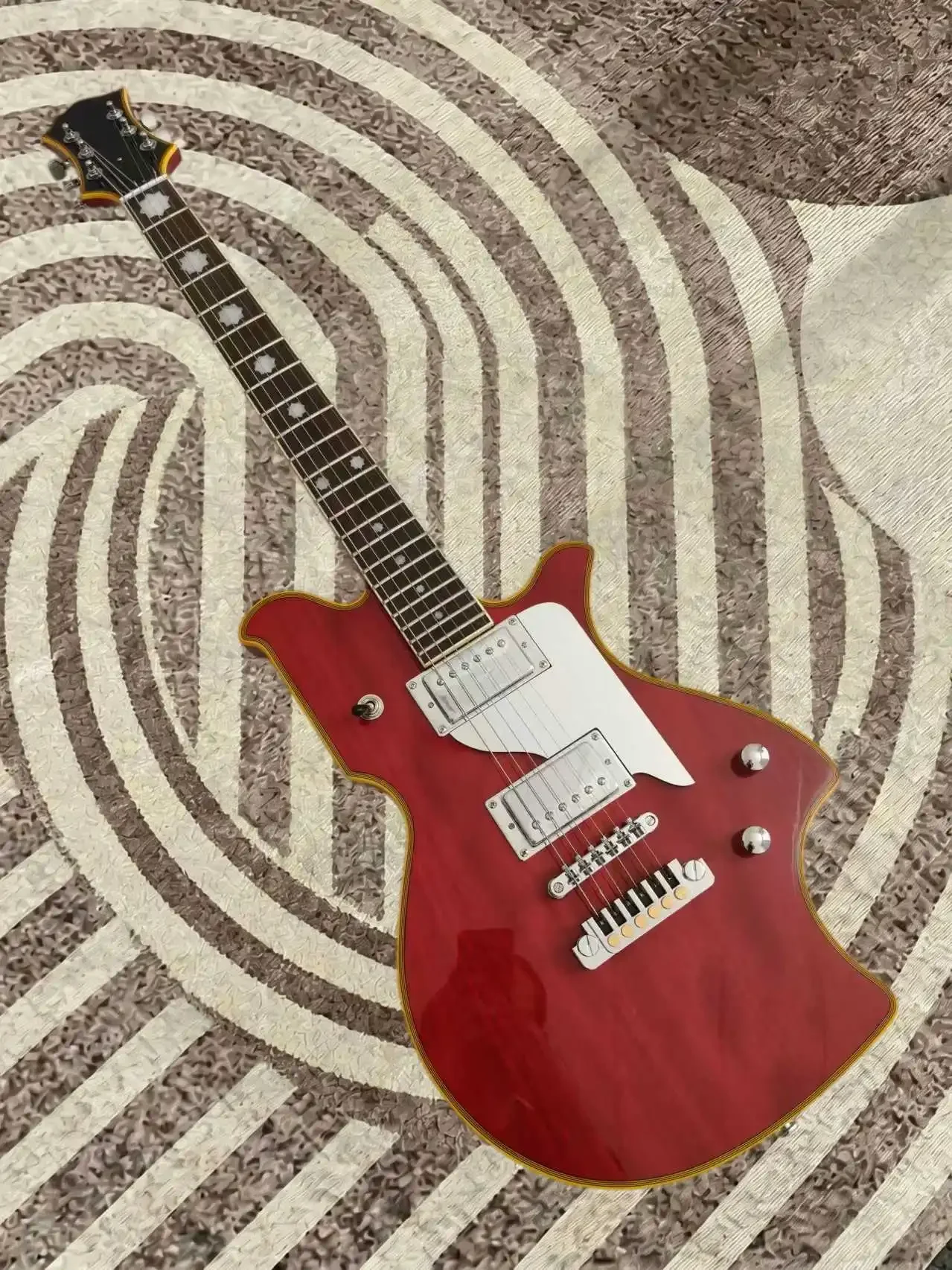 Hot‑selling Dream Fernan MV 480HT TOMOYASU HOTEI Signature Red Electric Guitar, TP Bridge, Silver Pickguard, Yellow Binding