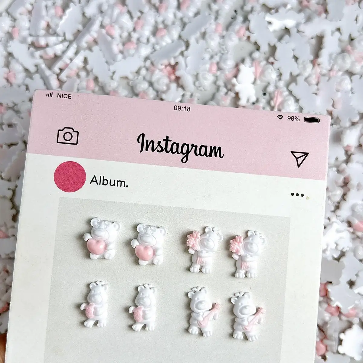 Podwójne kolory Śliczne serce Kwiat Niedźwiedź Żywiczne zawieszki do paznokci Wiele stylów Świecący biały niedźwiedź Mieszane ozdoby do paznokci DIY Paznokcie