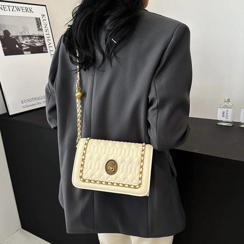 

Vintage Inspired Carriage Bag For Women Unique Shape Leather Crossbody Bag Retro Chic
