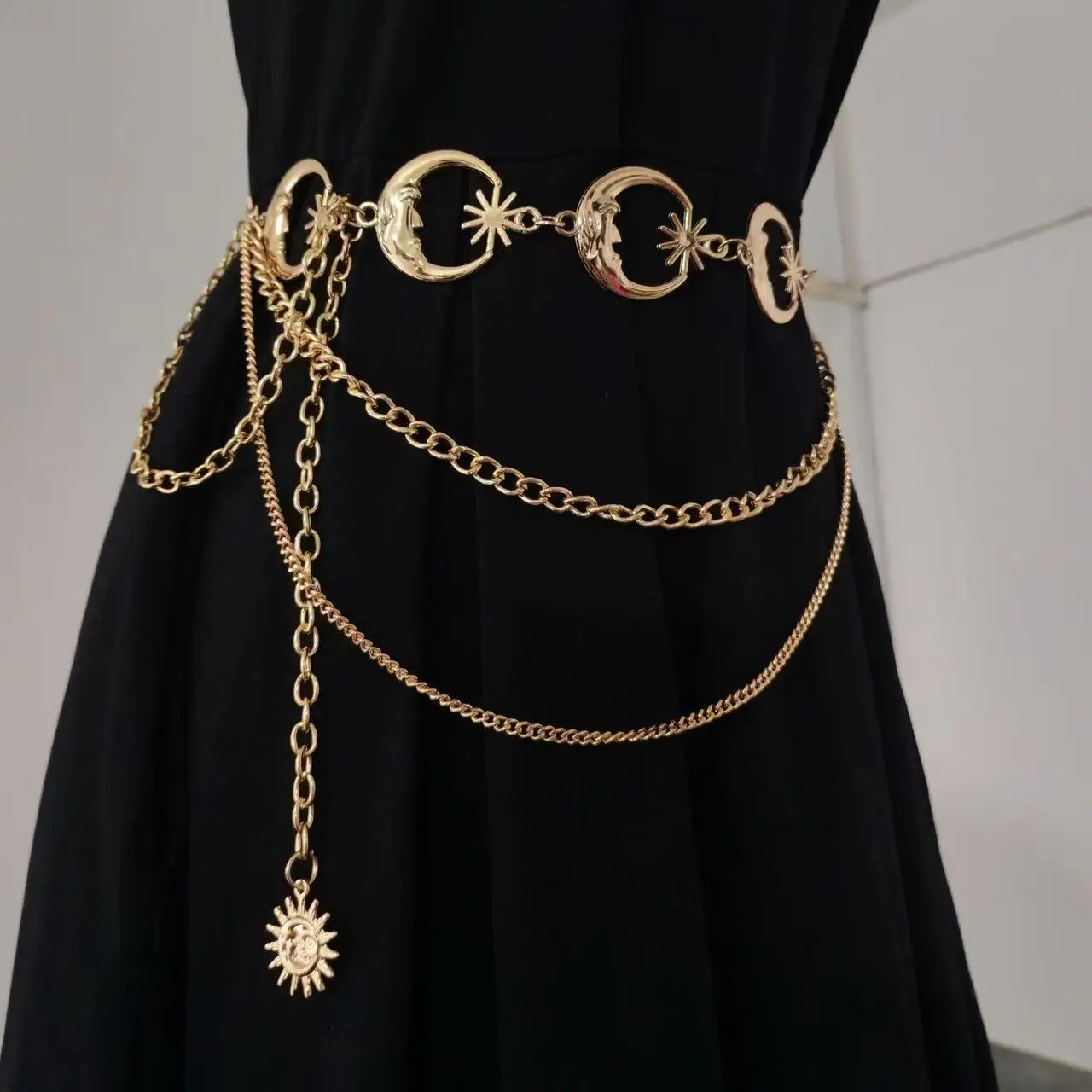 Fashion Golden Tassel Waist Chain Belt Female Bohemian Metal Punk Goth Moon Designer Belts for Women High Quality Dress Chains