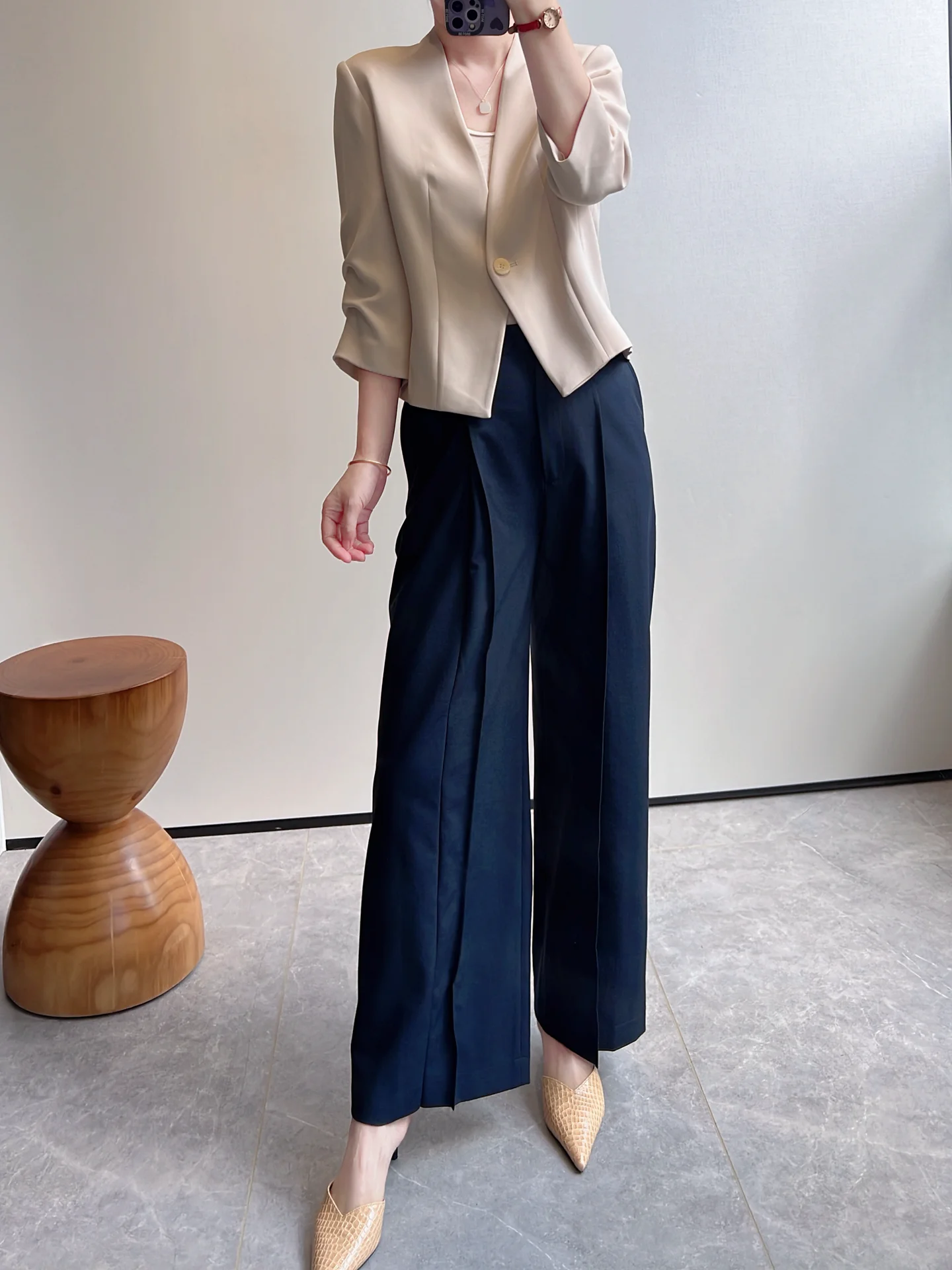 

Ele Luxury Commute Versatile V-ne Mijiaxue Tee-acetate Pleated Seven-sve ort Suit Jaet New Women's Faion