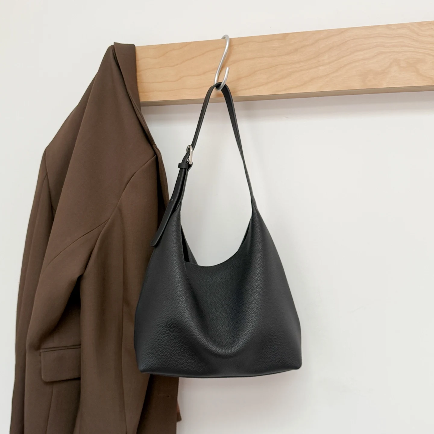 

Genuine Grade Soft Leather Women's Shoulder Crossbody Bags Luxury Designer Brand Ladeis Underarm Bag for Woman Cowhide Tote New