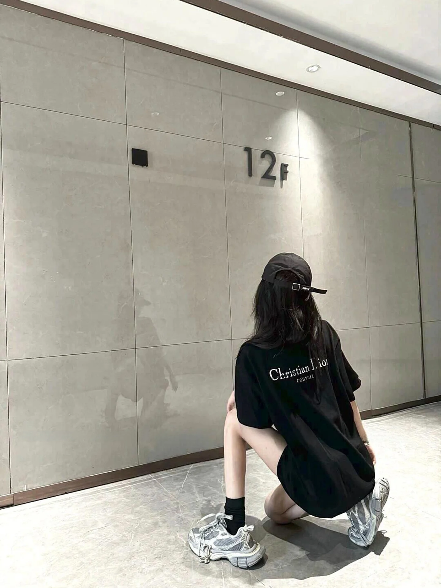 

Classic CD26ss Hole Letter Logo Embroidery Pure Cotton Short Sleeve T-Shirt Versatile Casual Style Loose Fit Shoulder Sleeve