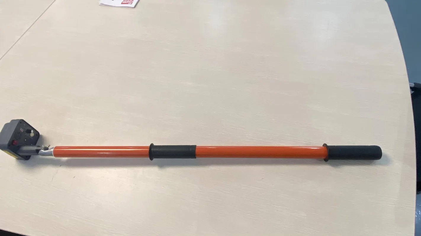 เครื่องตรวจจับไฟฟ้าสถิตแบบไม่สัมผัส ES9080 พร้อมแท่งฉนวน