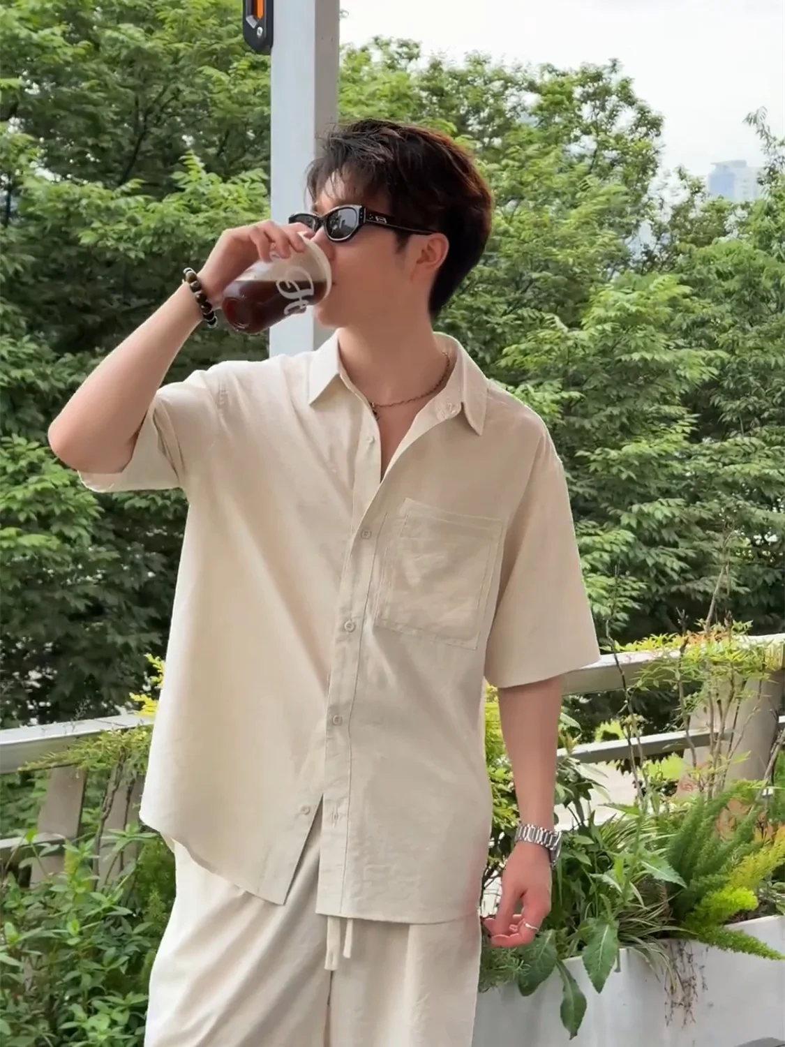 

Men's Summer Loose Fit Silk Lyocell Cool Feeling Short Sleeve Shirt Casual Versatile Open Cardigan Collar Top Breathable Skin...