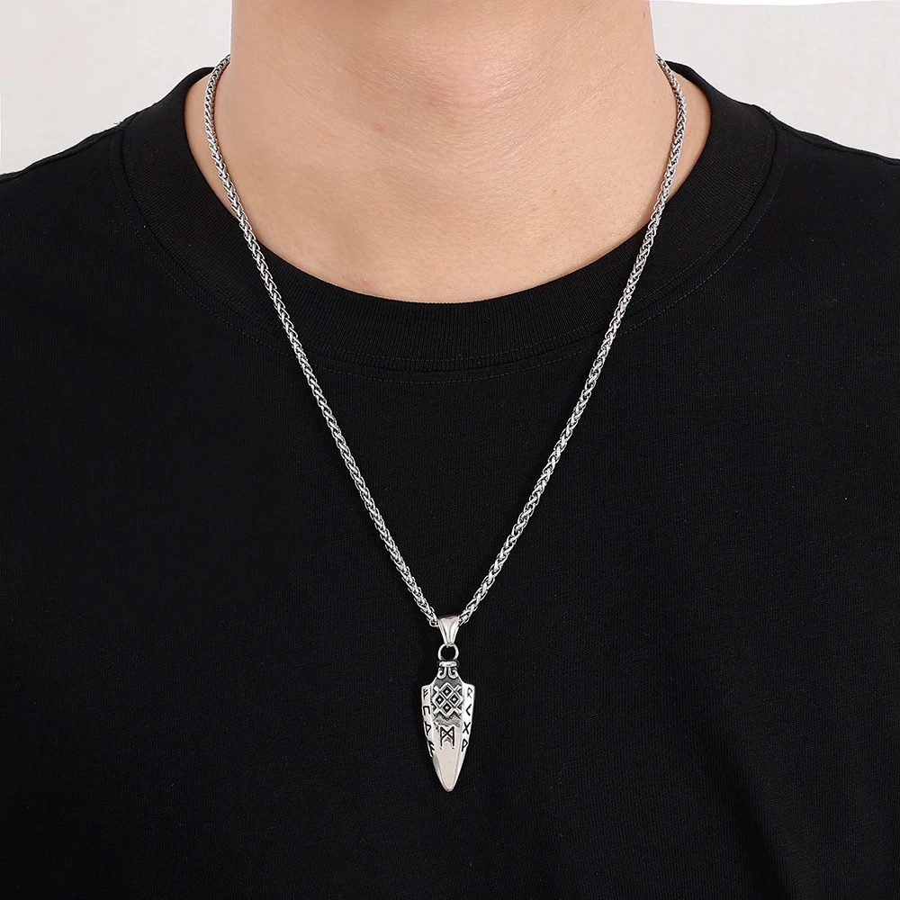 Collier pendentif Viking Triangle Spearhead Runes pour hommes et femmes, bijoux en acier inoxydable