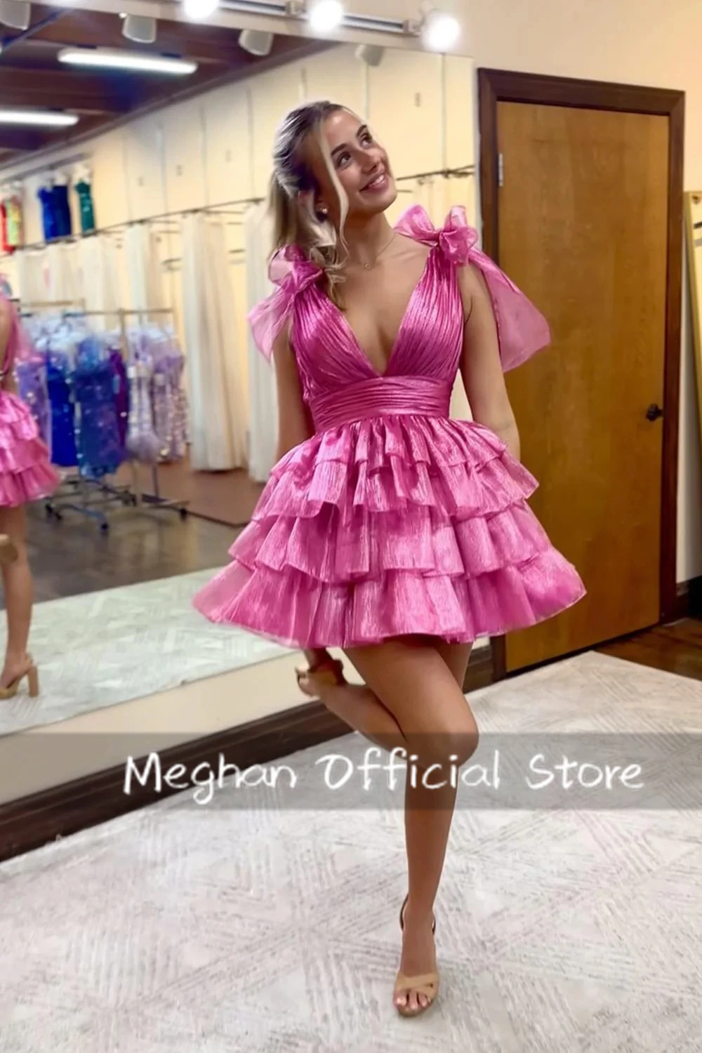 

Puffy Homecoming Dresses for Teens Bows V Neck Short Prom Dresses Ball Gown for Women Mini Cocktail Dress Customized