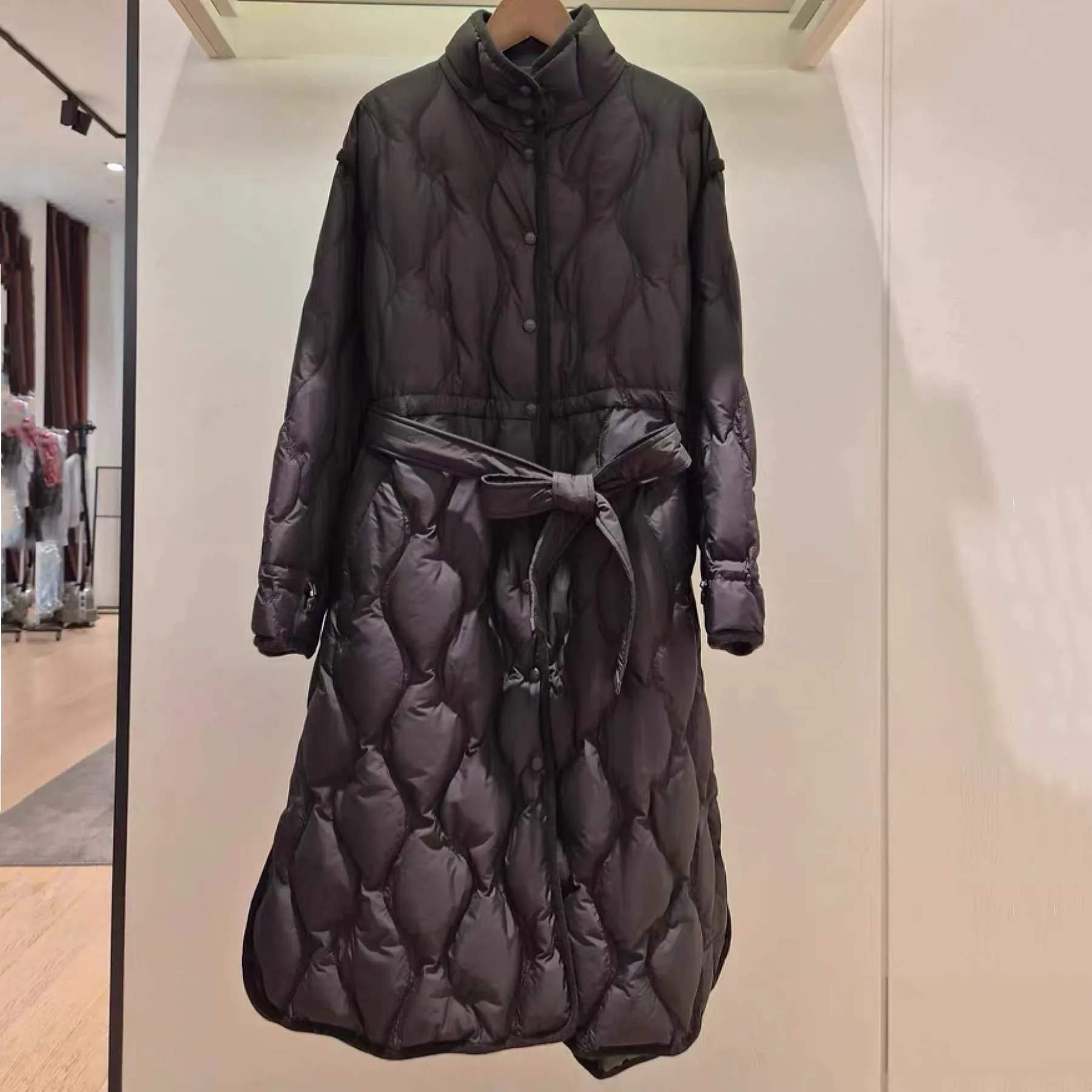 

Lemon Cheese MIC25 Winter Faionable Stand Collar Stitched Belt Slimming Long down Jaet Straight Cut Long Sve Commute S...