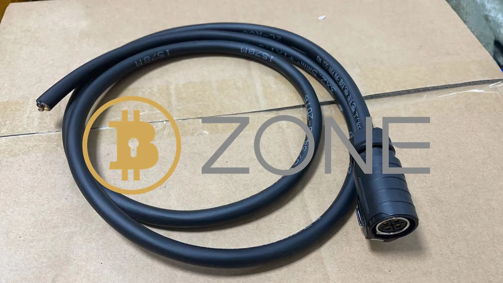 380V kabel daya 3 fase antiair 4pin tegangan tinggi dengan konektor penerbangan untuk Bitmain Antminer S19hyd penambang pendingin hidro