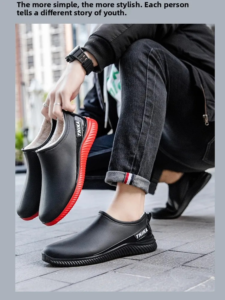 Men's Fleece Lined Waterproof Rain Boots Thick Bottom Flat Sole Warm One-Piece Velvet Fashionable Rubber Anti-Slip Winter Shoes