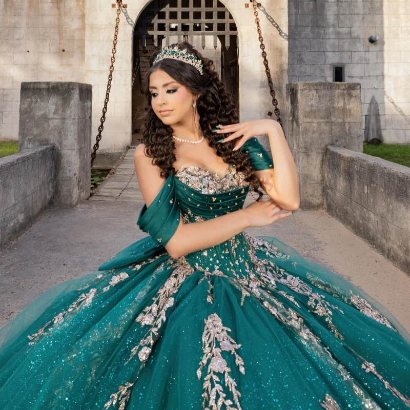 

Emerald Green Shiny Quinceanera Dresses Off The Shoulder Applique Lace Beads Bow Tull Corset Ball Gown Vestidos De 15 Anos Sweet