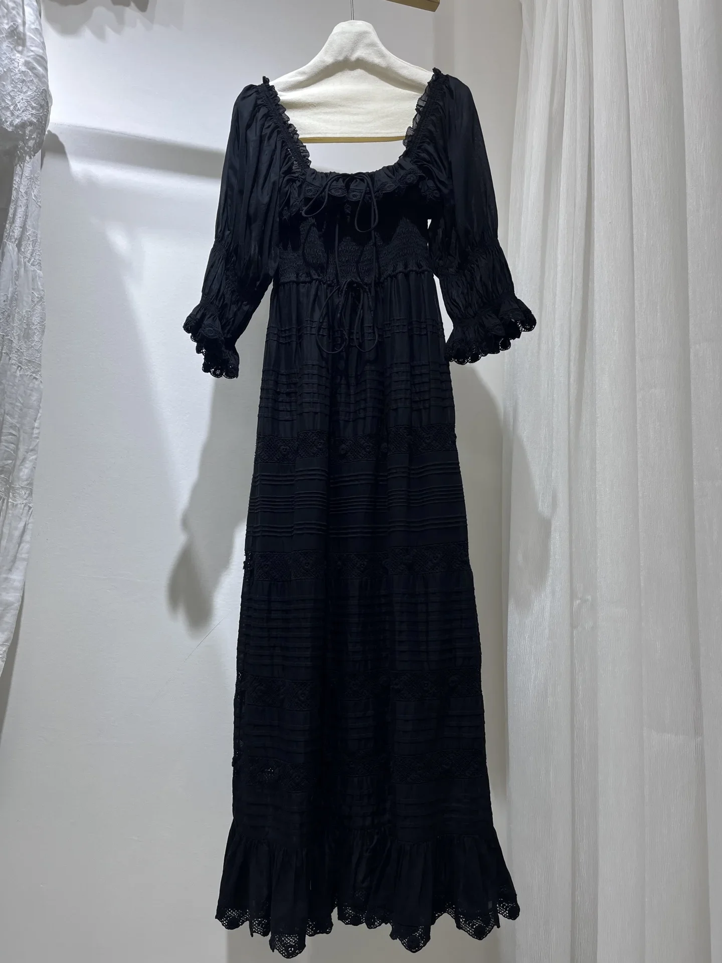 Abito lungo da donna nero in cotone 100% bordo ricamato colletto quadrato manica a sbuffo smocking abito femminile casual in vita elastica