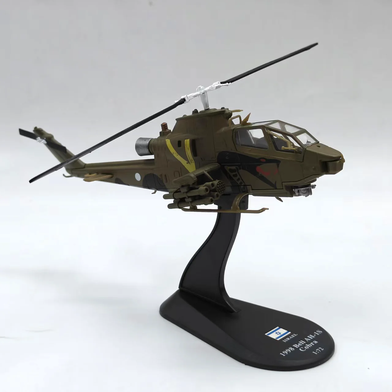 Diecast 1/72 Scale AH-1S Cobra Attack Armed Helicopter Alloy Aircraft Model Collectible Toy Gift Souvenir Display Ornament