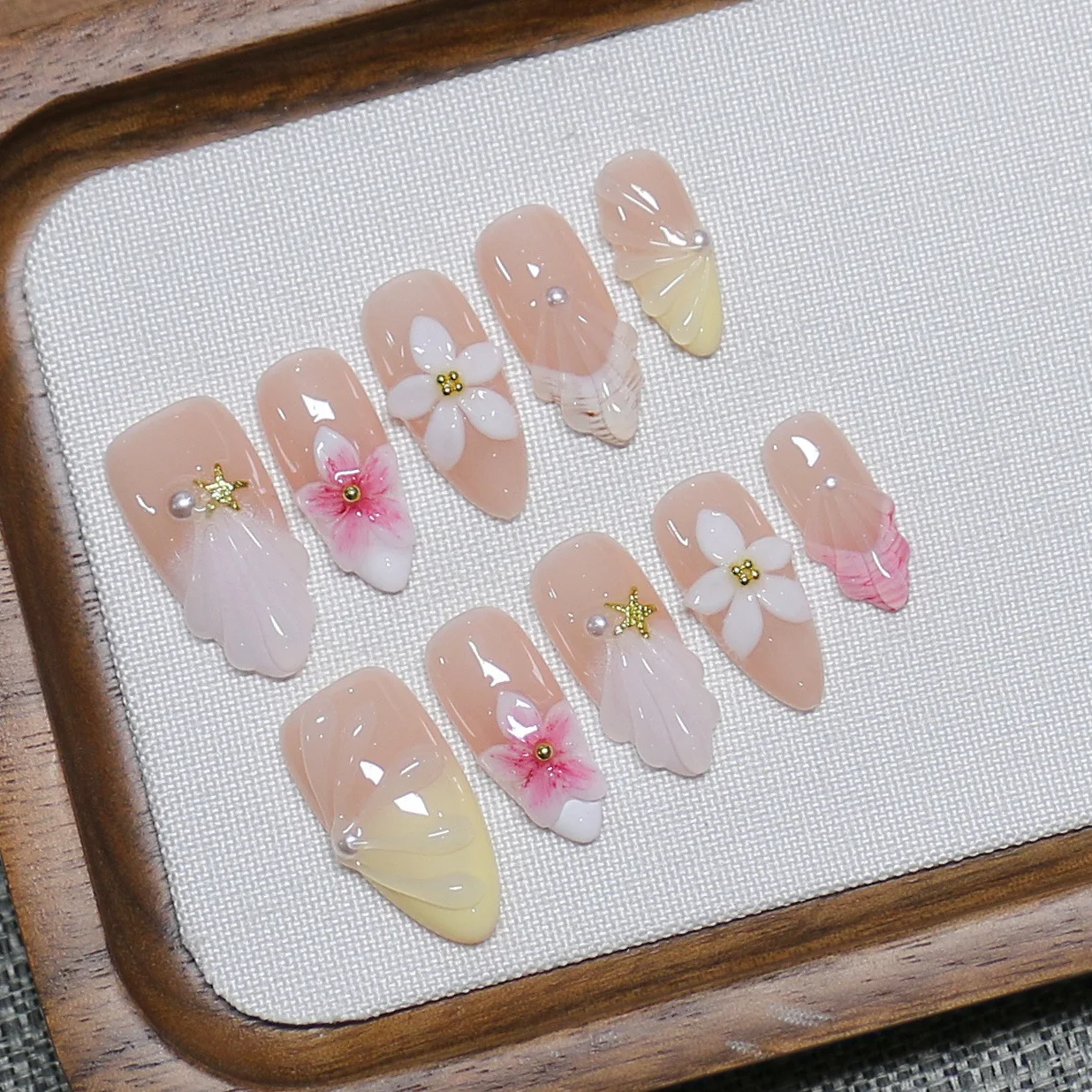 

10PCS 3D Flower Short Almond Fake Nail Glossy Nude French Handmade Press on Nail Full Cover Wearable Gel Nail Tips Art