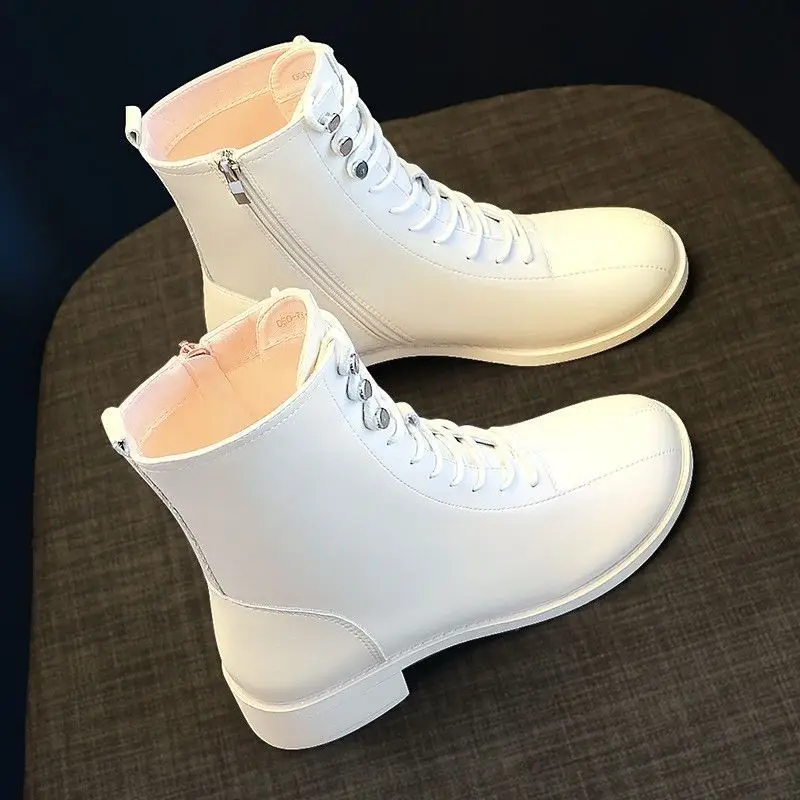 كعب متوسط برباط علوي بمقدمة مستديرة حذاء نسائي بنصف أحذية عالية للخريف والشتاء مبطن بالصوف تريند 2025 Y2k حذاء قوطي ساخن للسيدات منتصف العجل #3
