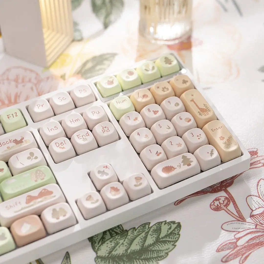 

Forest hut keycap MOA highly cute pbt material hot sublimation process suitable for 68 87 108 and other keys