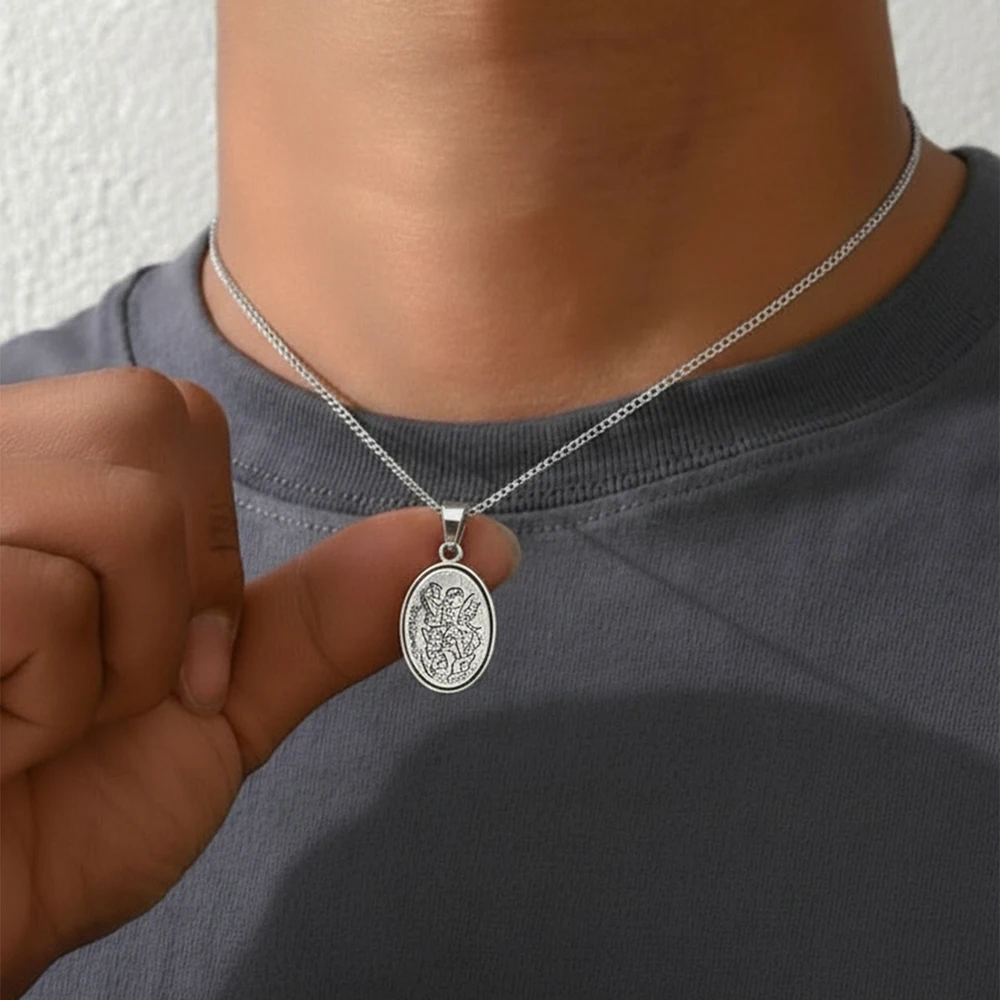 1pc Gold Oval Medallion Pendant Necklace, Thin Box Chain, Minimalist Vintage Jewelry for Men, Great for Daily Wear&Holiday Gifts