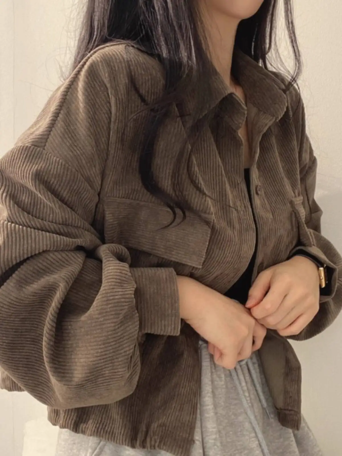 2025 Autmn Women's Shirt Jacket French Retro Single Breasted Collared Corduroy Long Sleeve Short Stylish Outerwear