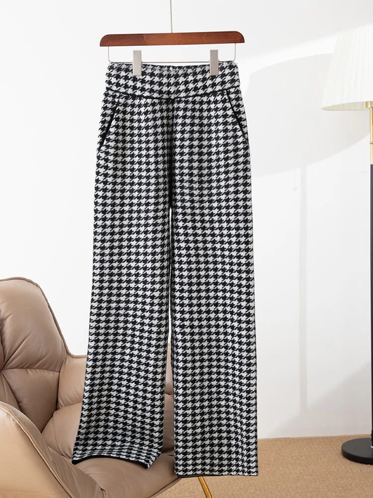 

Women Thick Soft Warm Comfortable 100% Merino Wool Knitted Wide-Leg Pants Autumn Winter Black And white Checkered Pattern Bottom