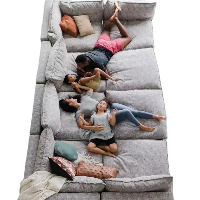 Sofá italiano de tecido com assento largo e profundo