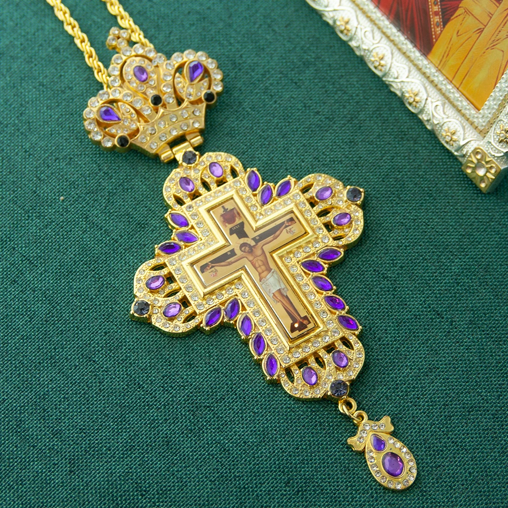 HTISOK Goldfarbenes Orthodoxes Kreuz-Anhänger mit farbigen Strasssteinen, christliches Kruzifix, religiöses Geschenk für Männer und Frauen mit Box – Detail 16